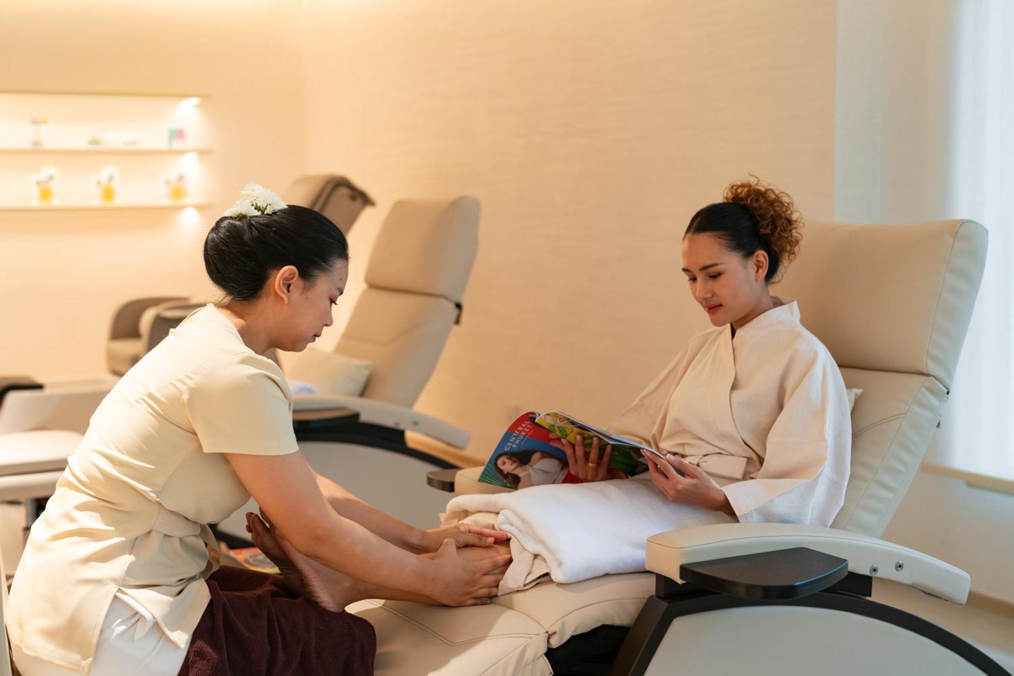 Saii Laguna Phuket Bang Tao-stranden Eksteriør bilde Thai foot massage