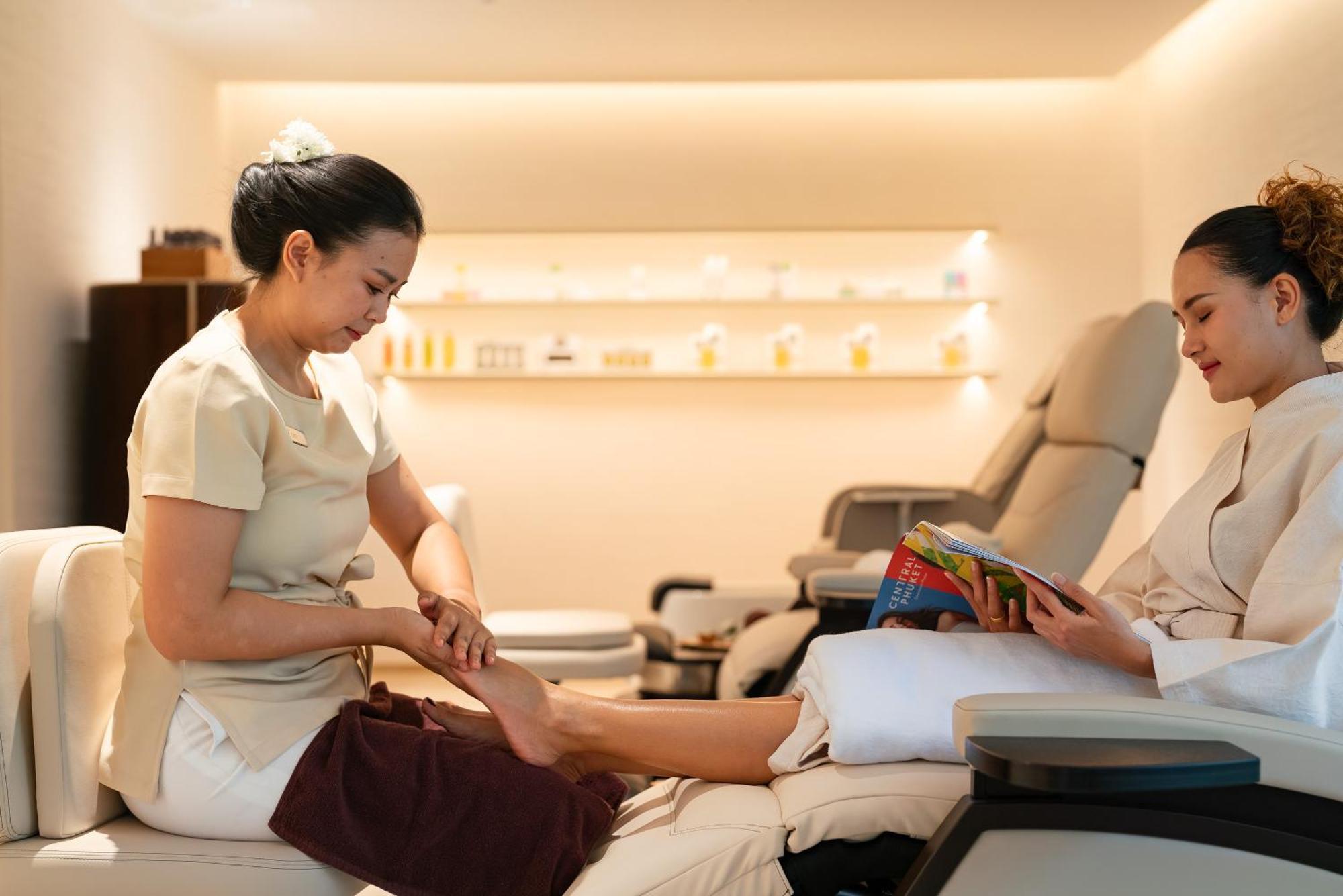 Saii Laguna Phuket Bang Tao-stranden Eksteriør bilde Thai foot massage